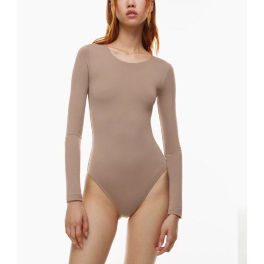 Babaton Contour Crew Longsleeve Bodysuit